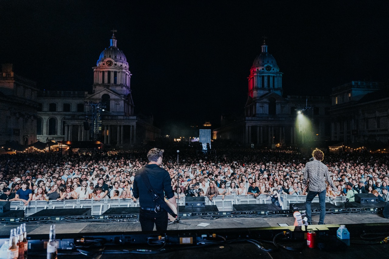 The Kooks on the Thames 