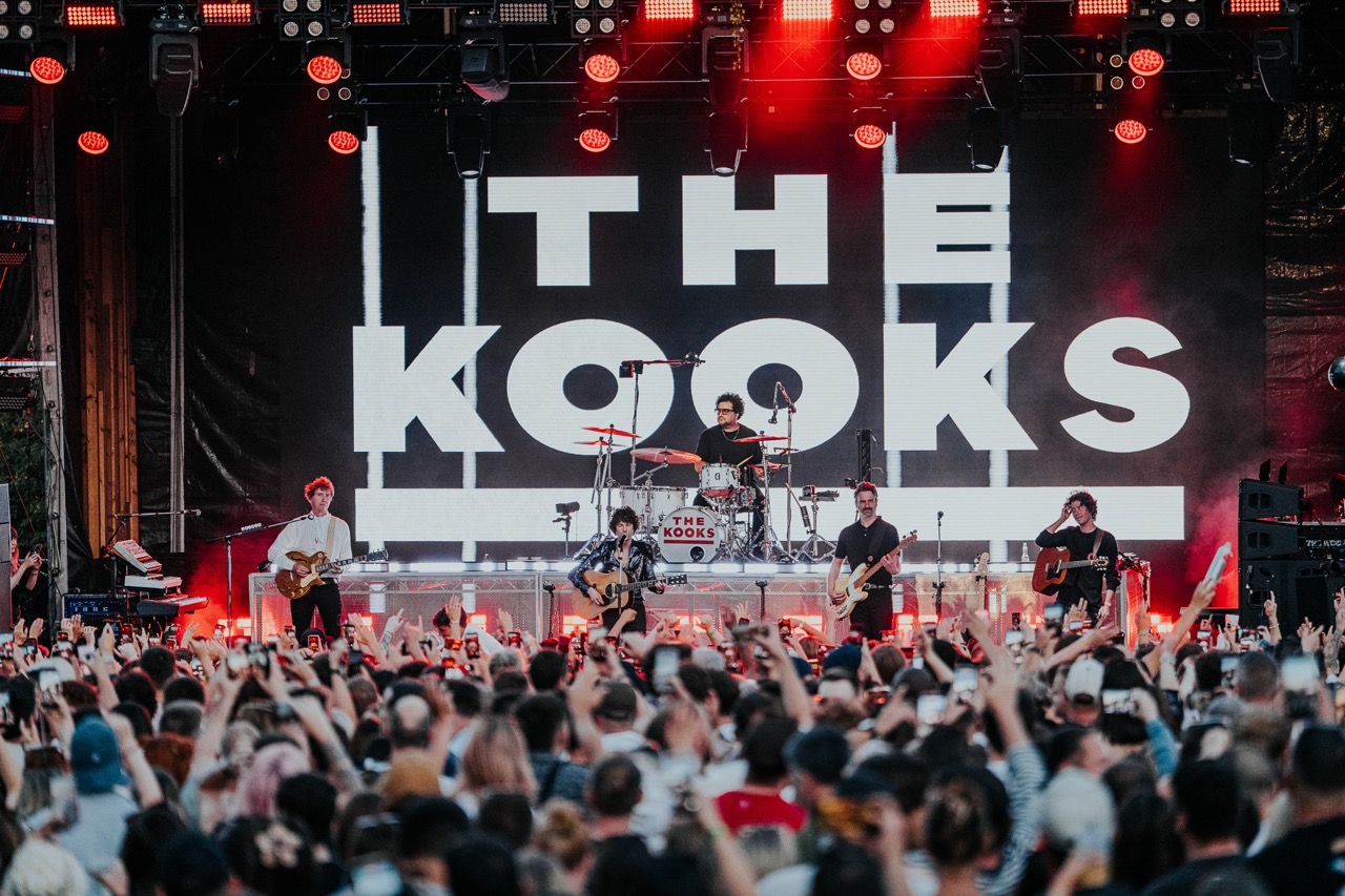 The Kooks 20 Years of Inside In / Inside Out at Tofte Manor