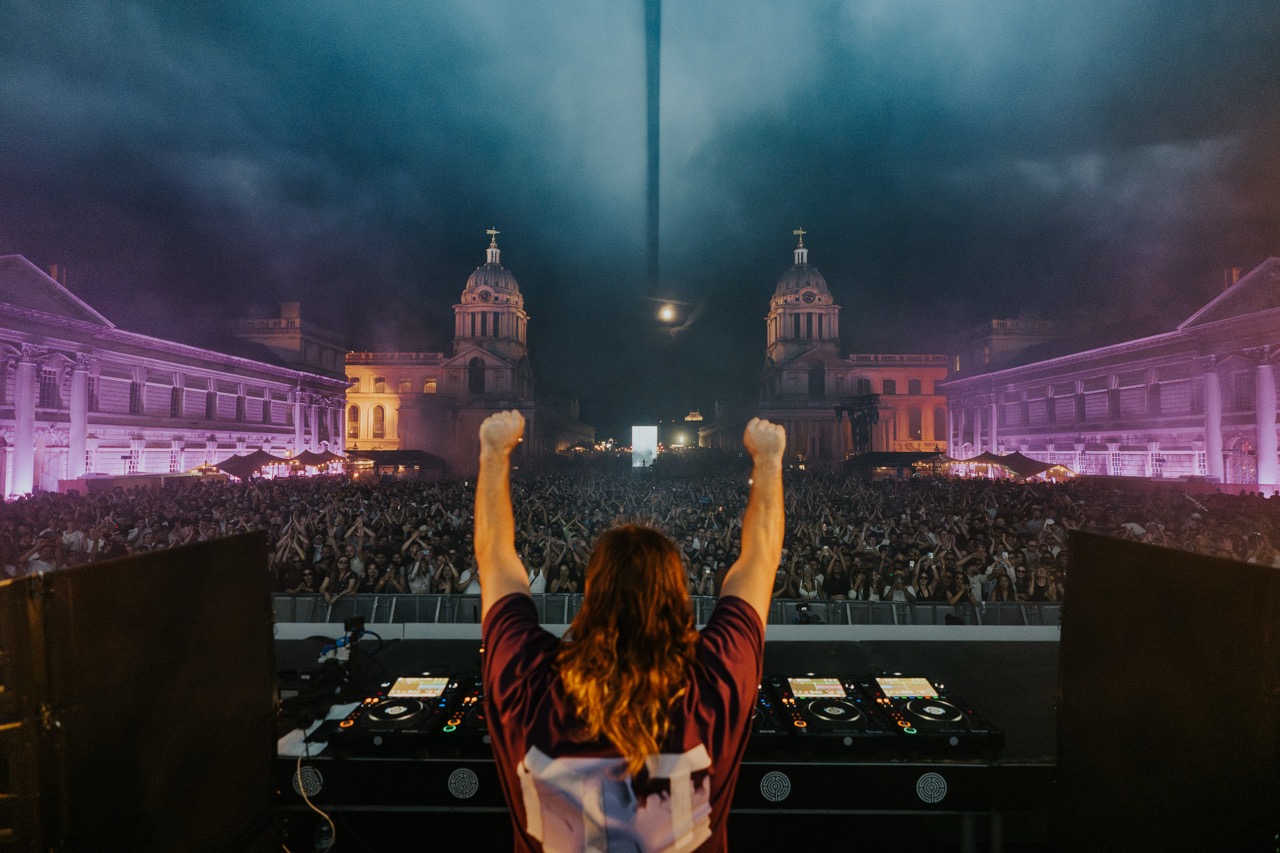 Solomun on the Thames