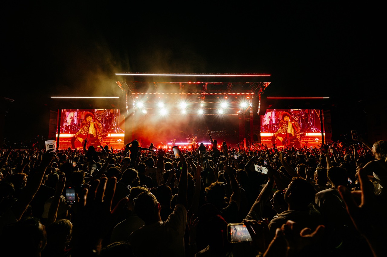The Kooks on the Thames 