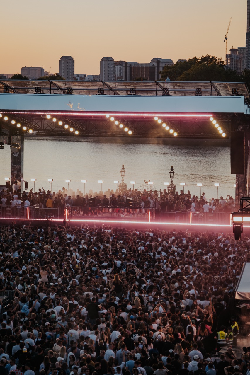 Solomun on the Thames