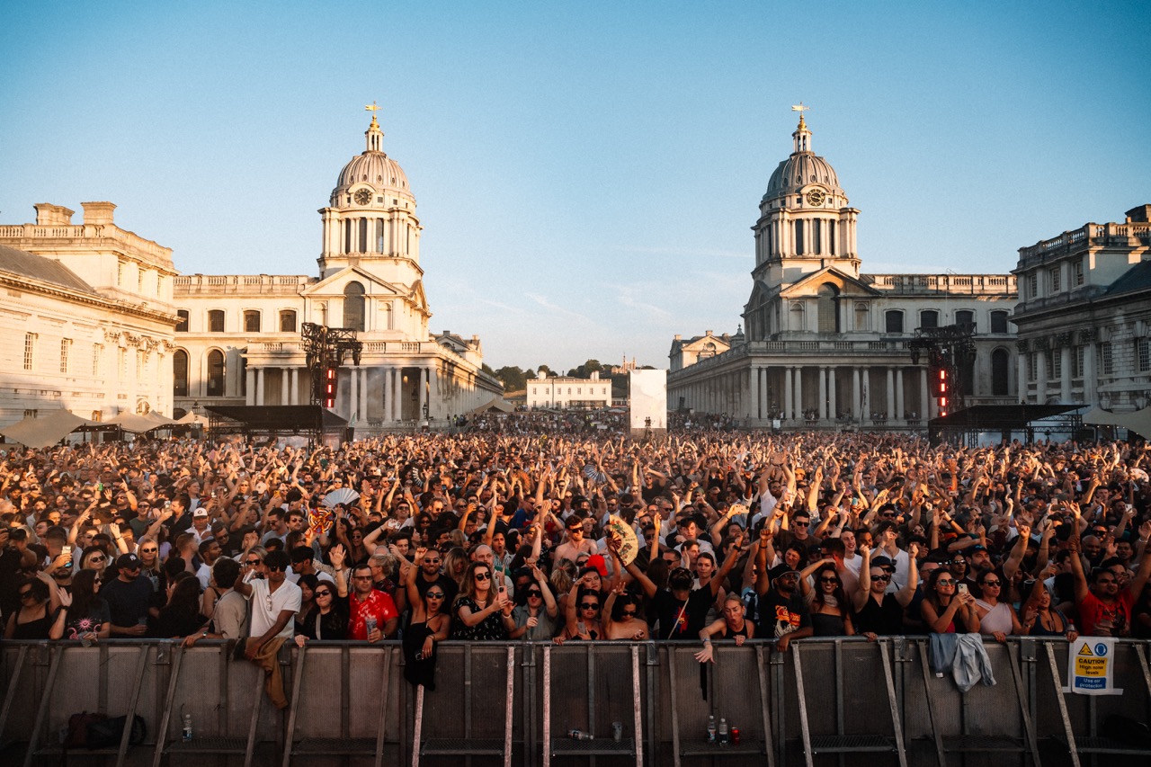 Solomun on the Thames