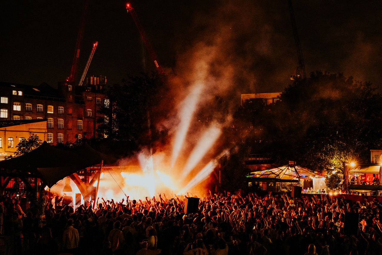 Reznik at Hackney Bridge