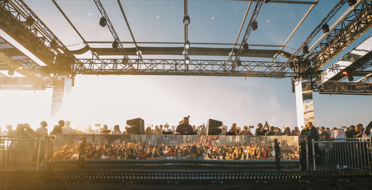 Solomun on the Thames
