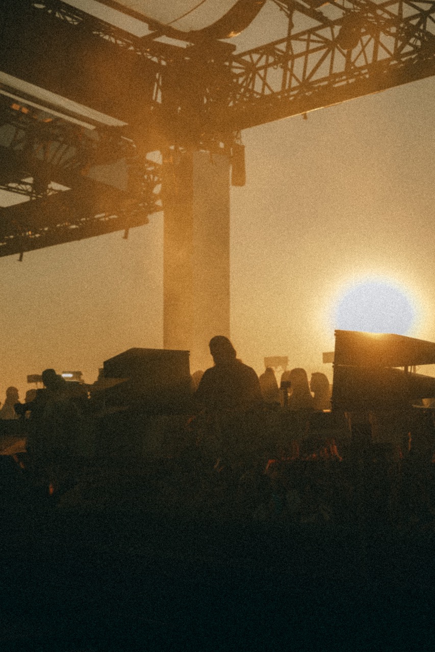 Solomun on the Thames