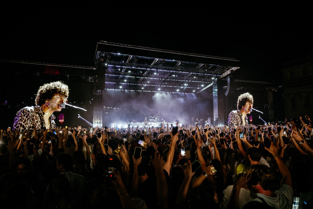 The Kooks on the Thames 