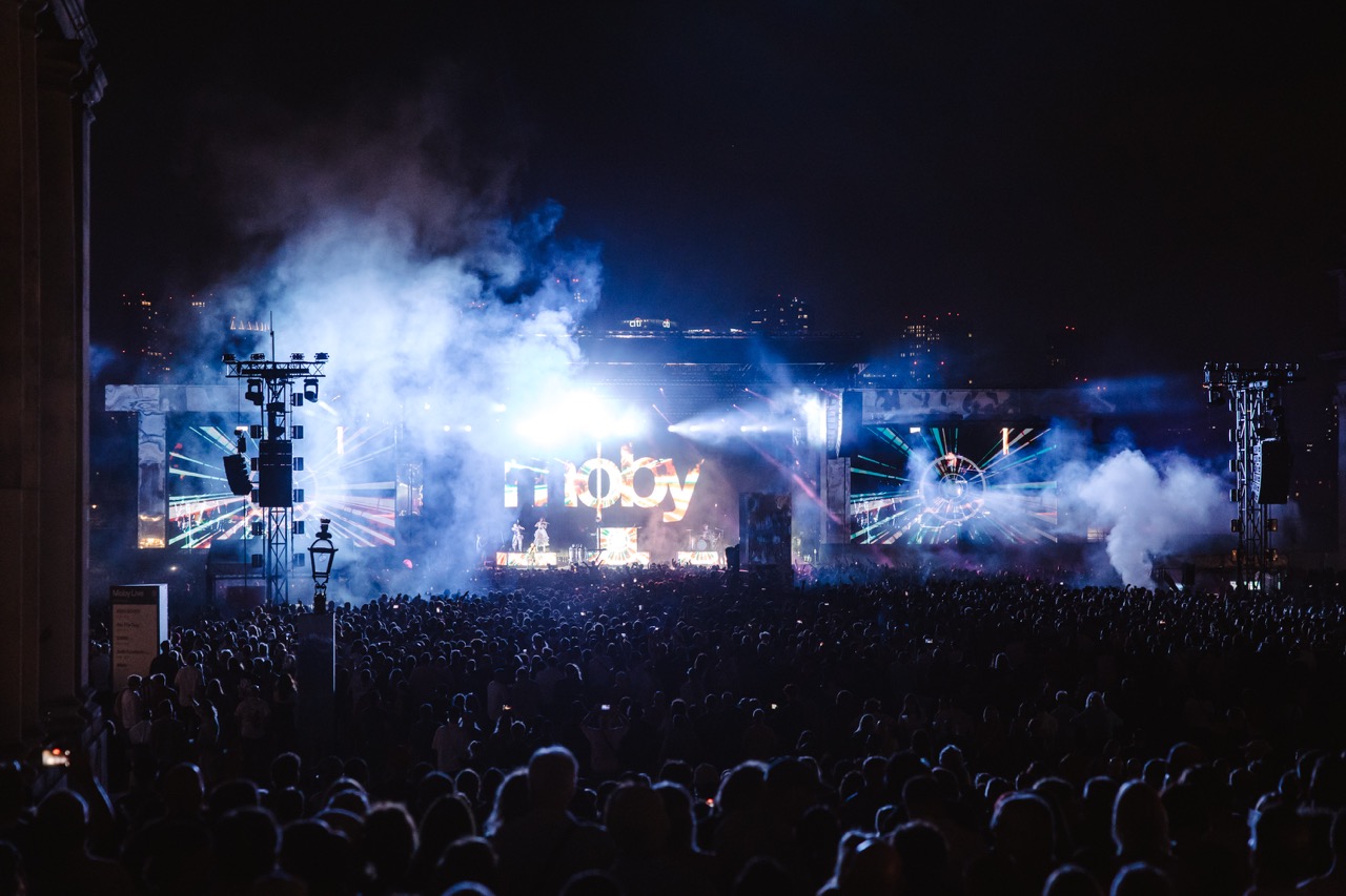 MOBY Live on the Thames