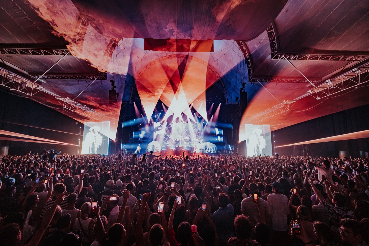Empire Of The Sun Live 