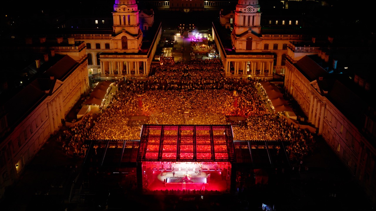 The Kooks on the Thames 