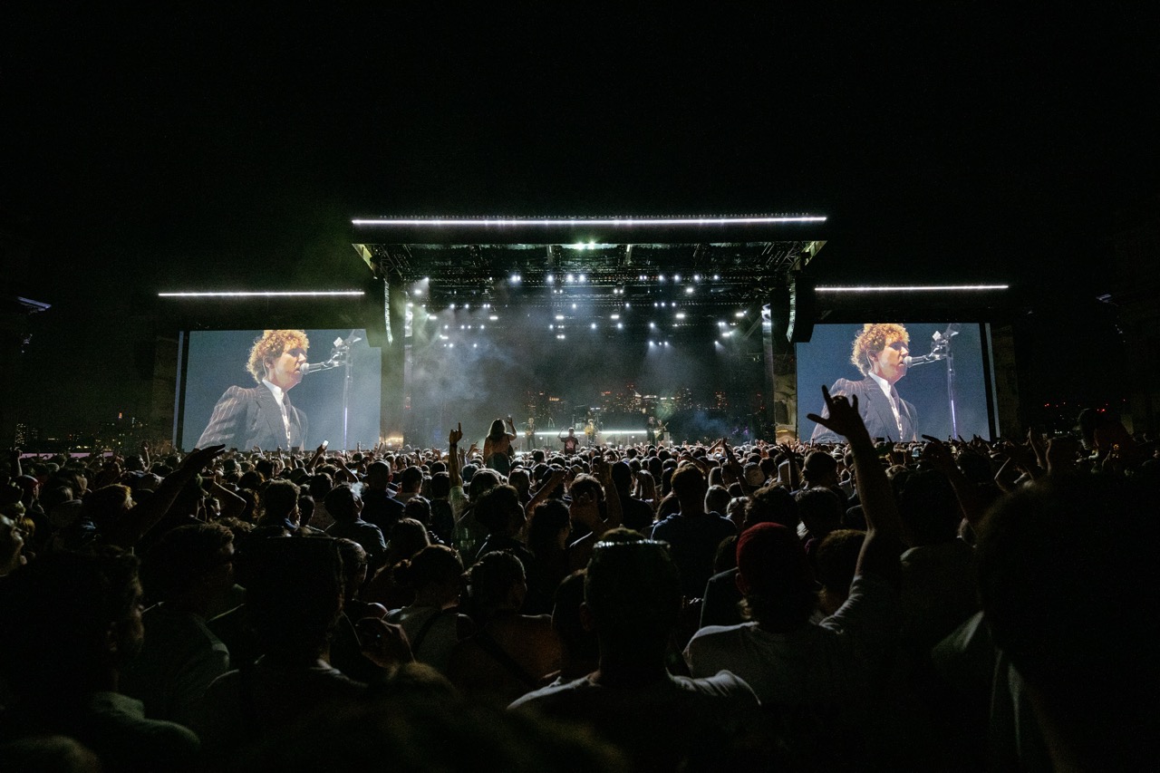 The Kooks on the Thames 