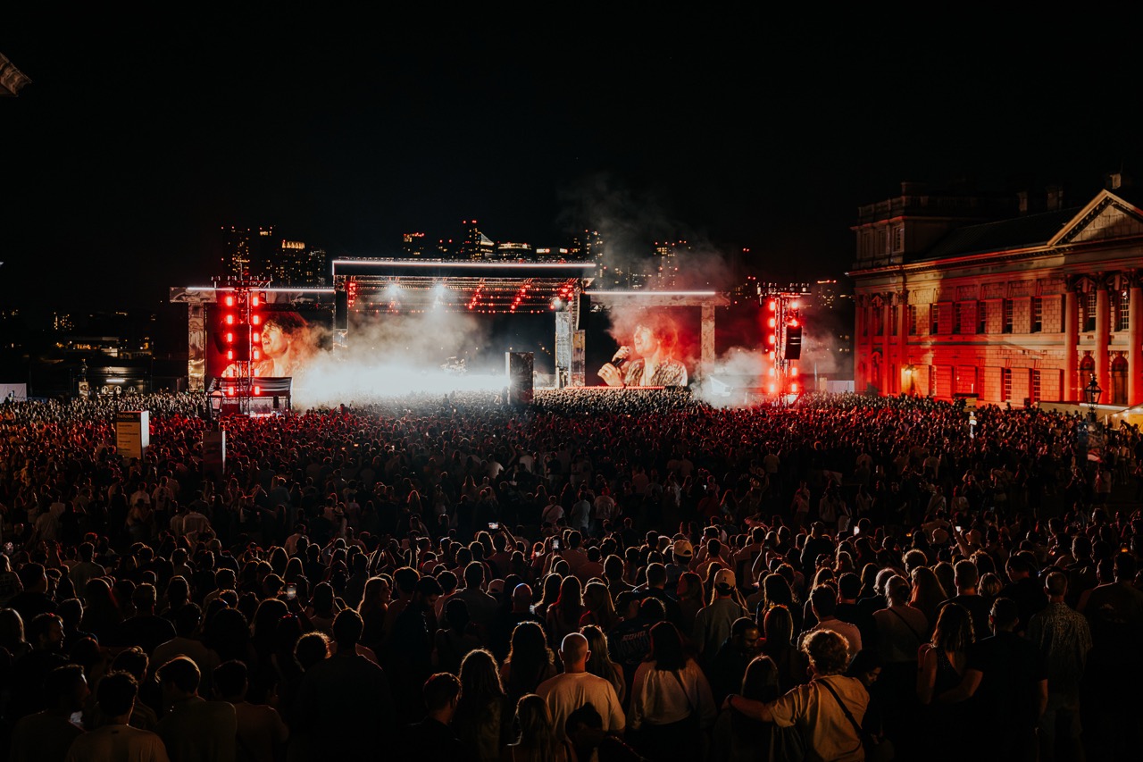 The Kooks on the Thames 