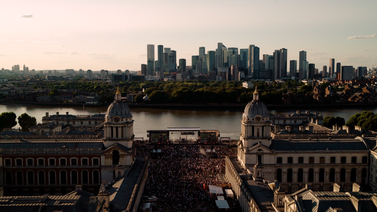 The Kooks on the Thames 