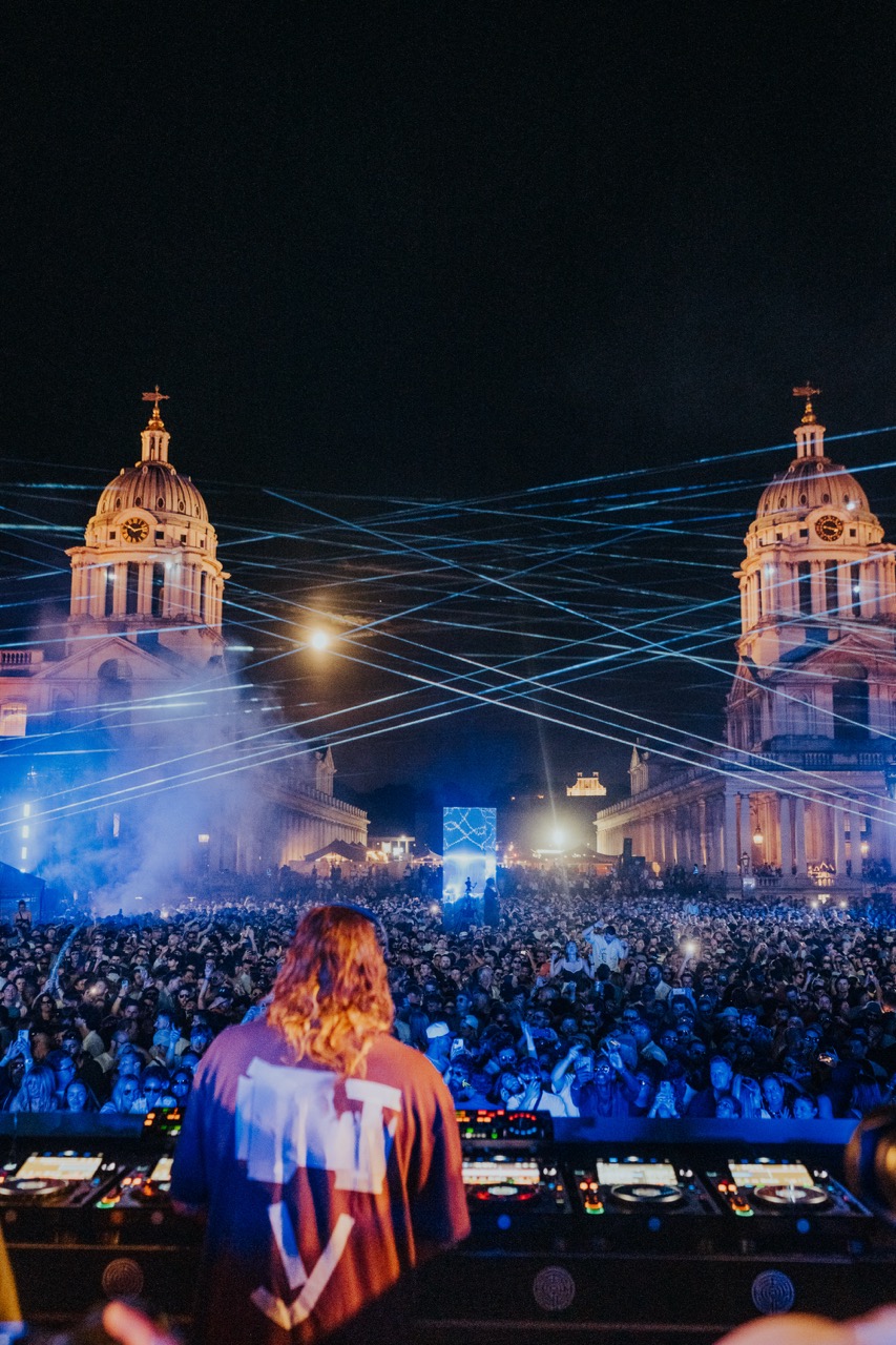 Solomun on the Thames