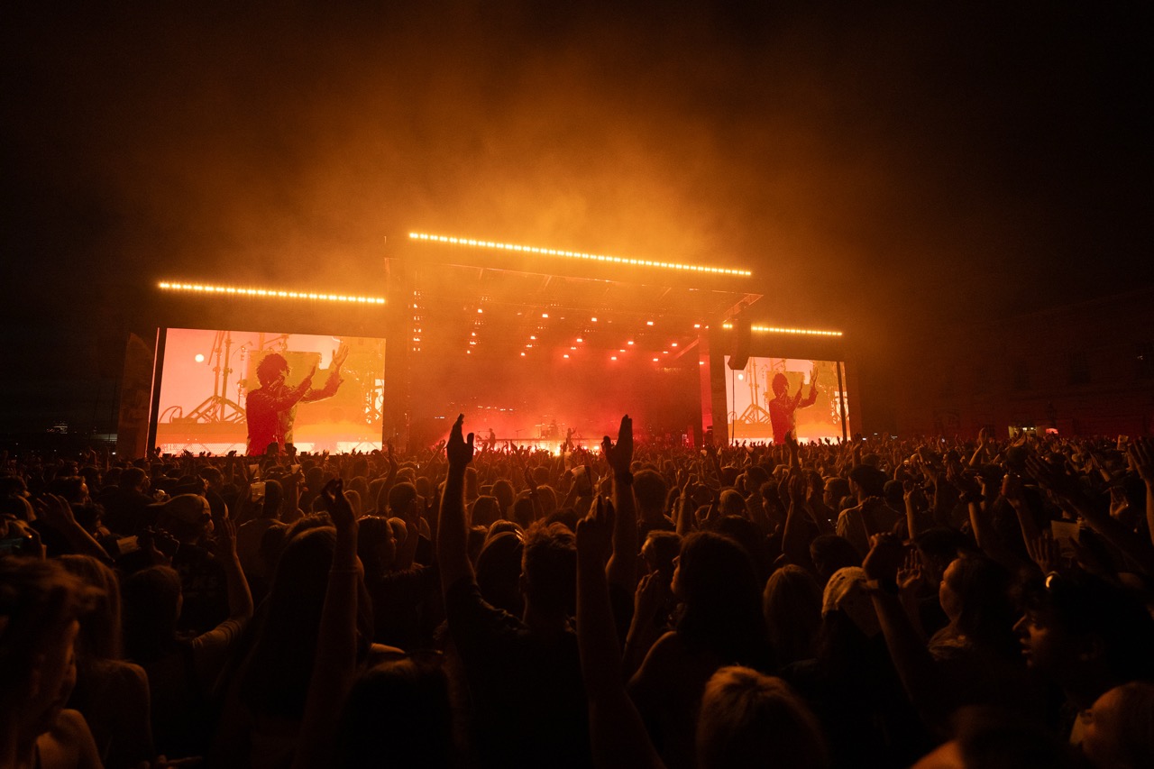 The Kooks on the Thames 