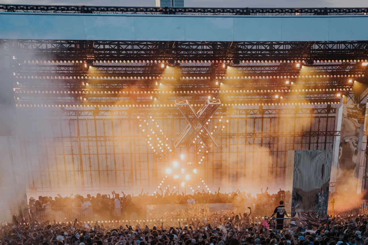 Adriatique presents X on the Thames