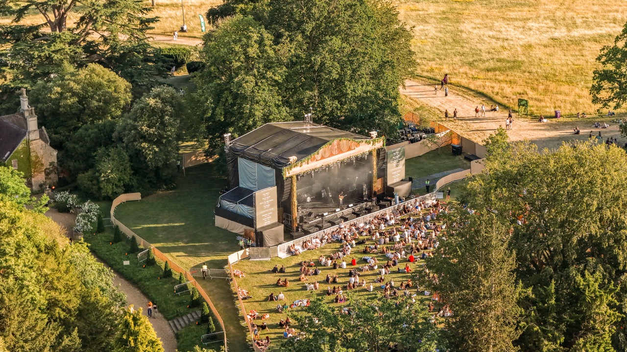 The Kooks 20 Years of Inside In / Inside Out at Tofte Manor