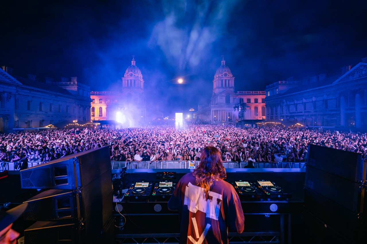 Solomun on the Thames