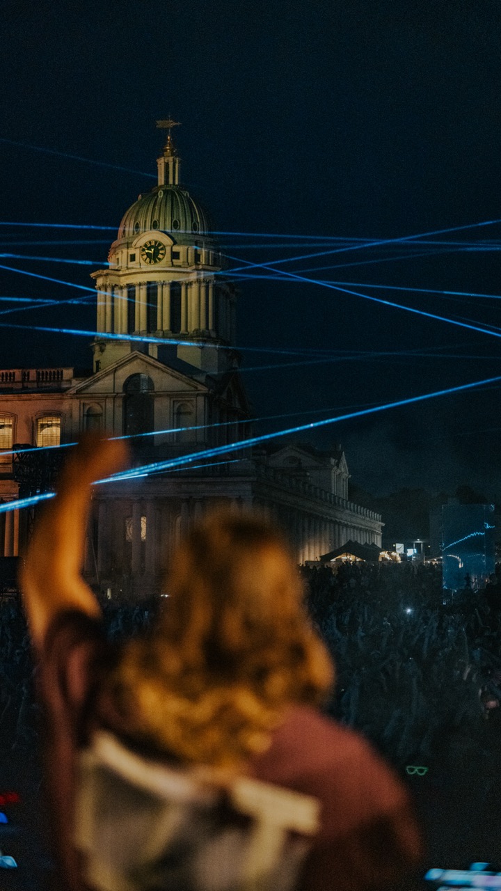 Solomun on the Thames