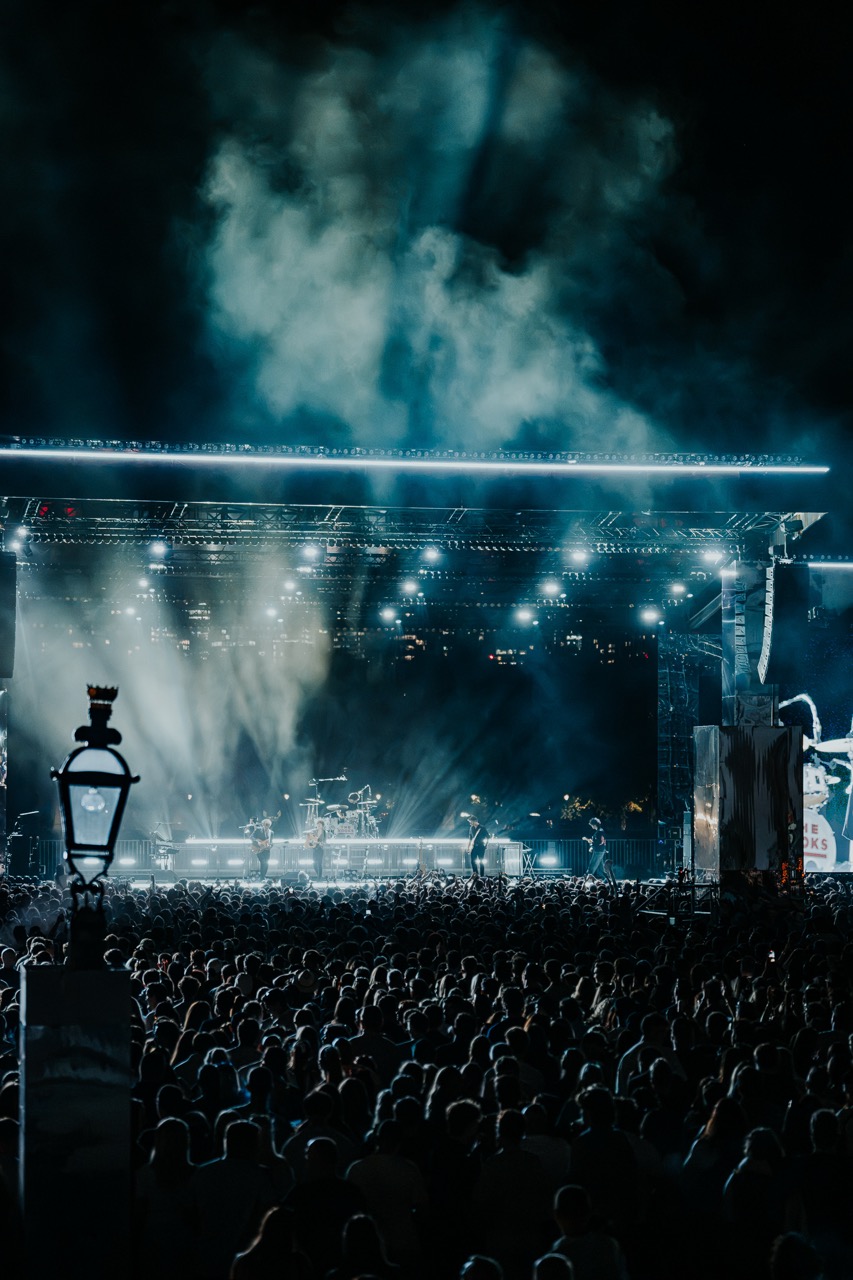 The Kooks on the Thames 