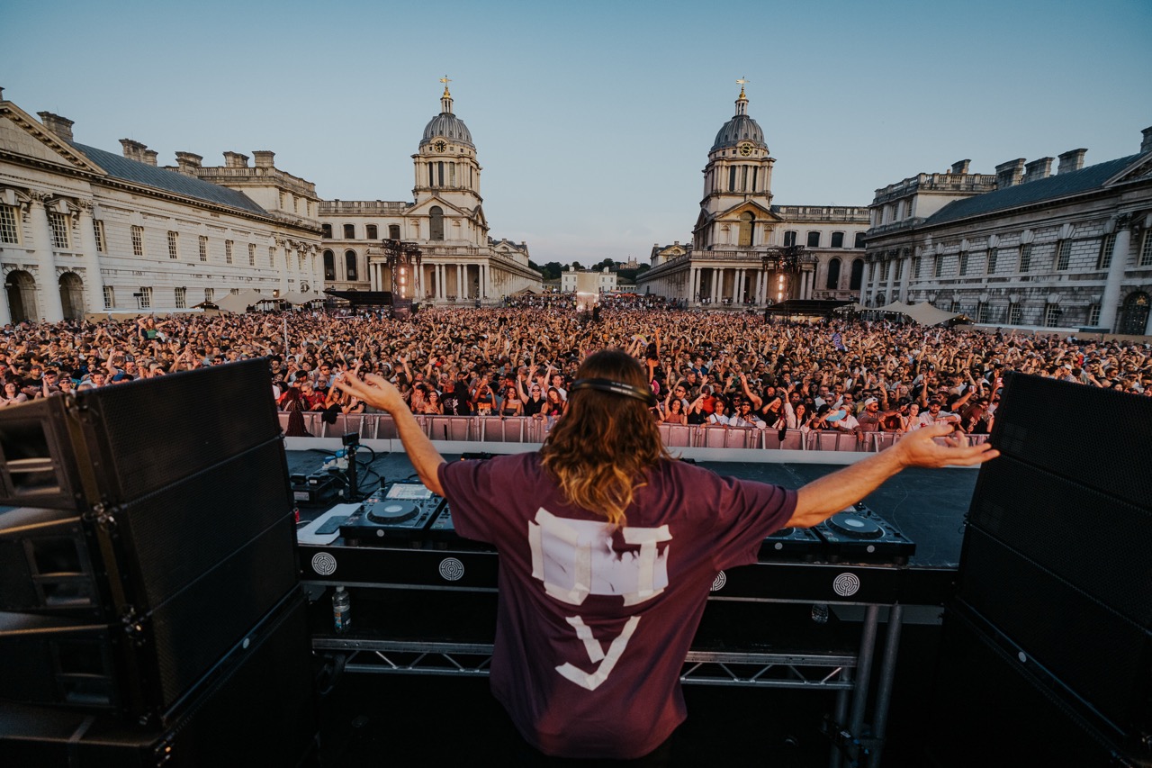 Solomun on the Thames