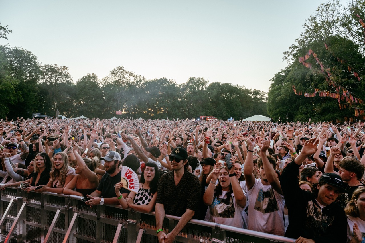 The Kooks 20 Years of Inside In / Inside Out at Tofte Manor